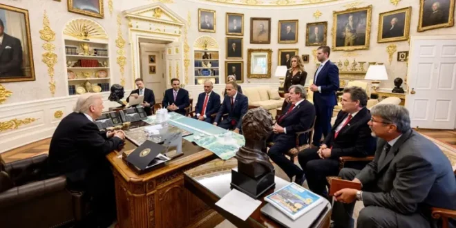 Der Präsident Donald Trump lässt die Schweizer Wirtschaftsgrössen wie Jean-Fred Dufour, Rolex CEO und Richemont Boss Johan Ruppert klein aussehen